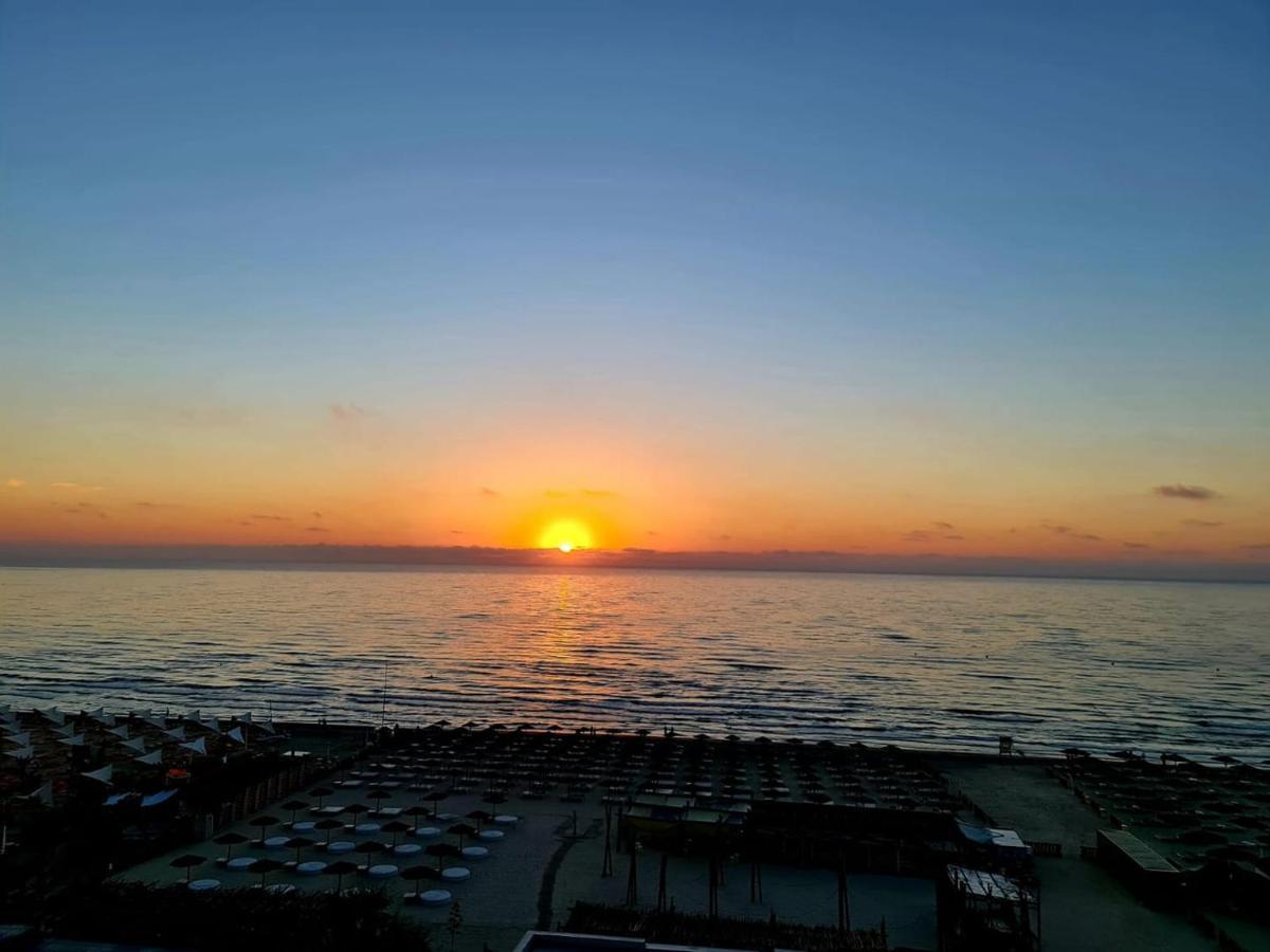 Mario Apartamente - Romantic Mamaia Luaran gambar